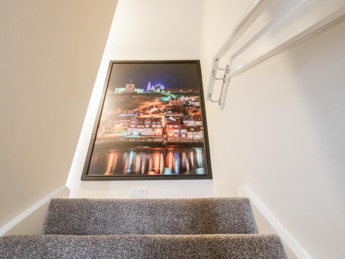 Villa Misty Moon Whitby Exterior foto
